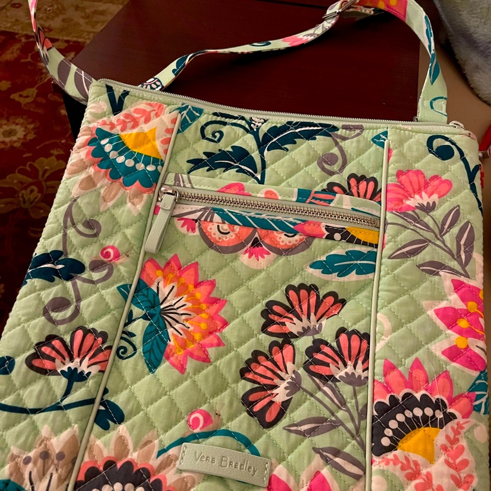 Vera Bradley body cross over purse